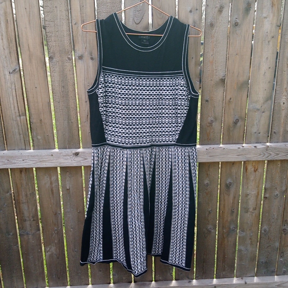 Ann Taylor Soft Comfy Flowy Knit Patterened Sleeveless Dress